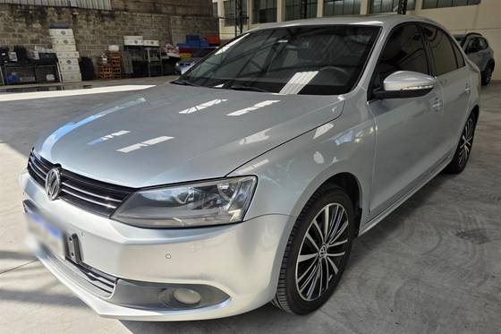 VOLKSWAGEN JETTA 2.0 TSI HIGHLINE 200CV GASOLINA 4P TIPTRONIC VOLKSWAGEN JETTA 2.0 TSI HIGHLINE 200CV GASOLINA 4P TIPTRONIC